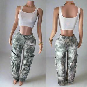 Sitting right cargo pants